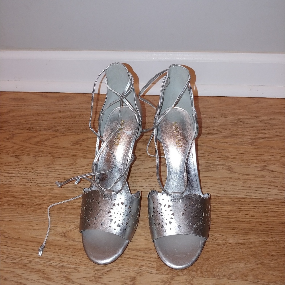 NWOB Nine West Aleniao Silver Heeled Sandals Sz7.5